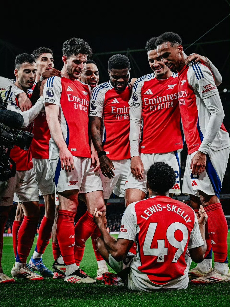 开云体育app下载-包含曼城关键时刻战术微调，志在荷甲名次提升，信心回归，阵容厚度经受考验的词条